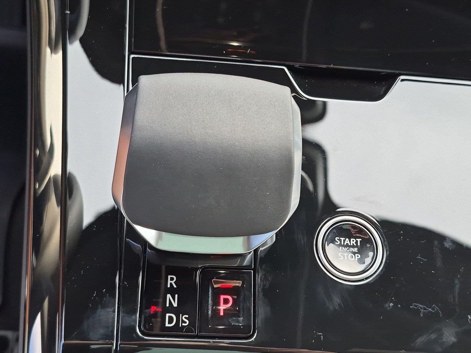New 2027 Santorini Black Land Rover SE image 26