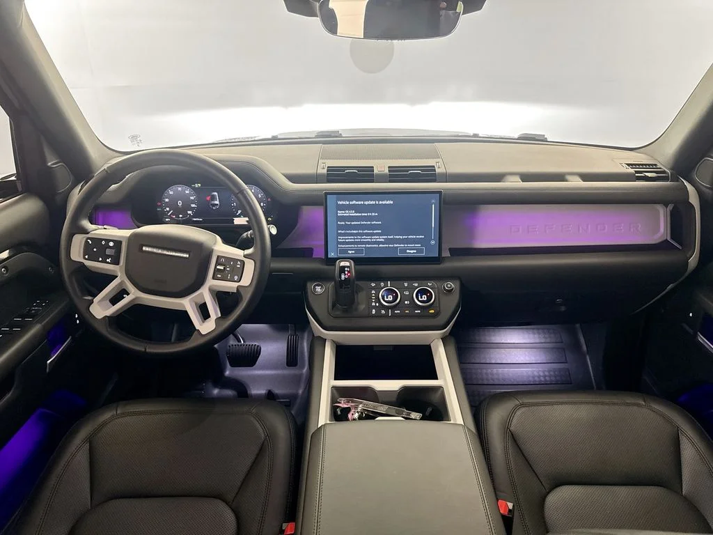 Used 2025 Black Land Rover X-Dynamic SE image 20