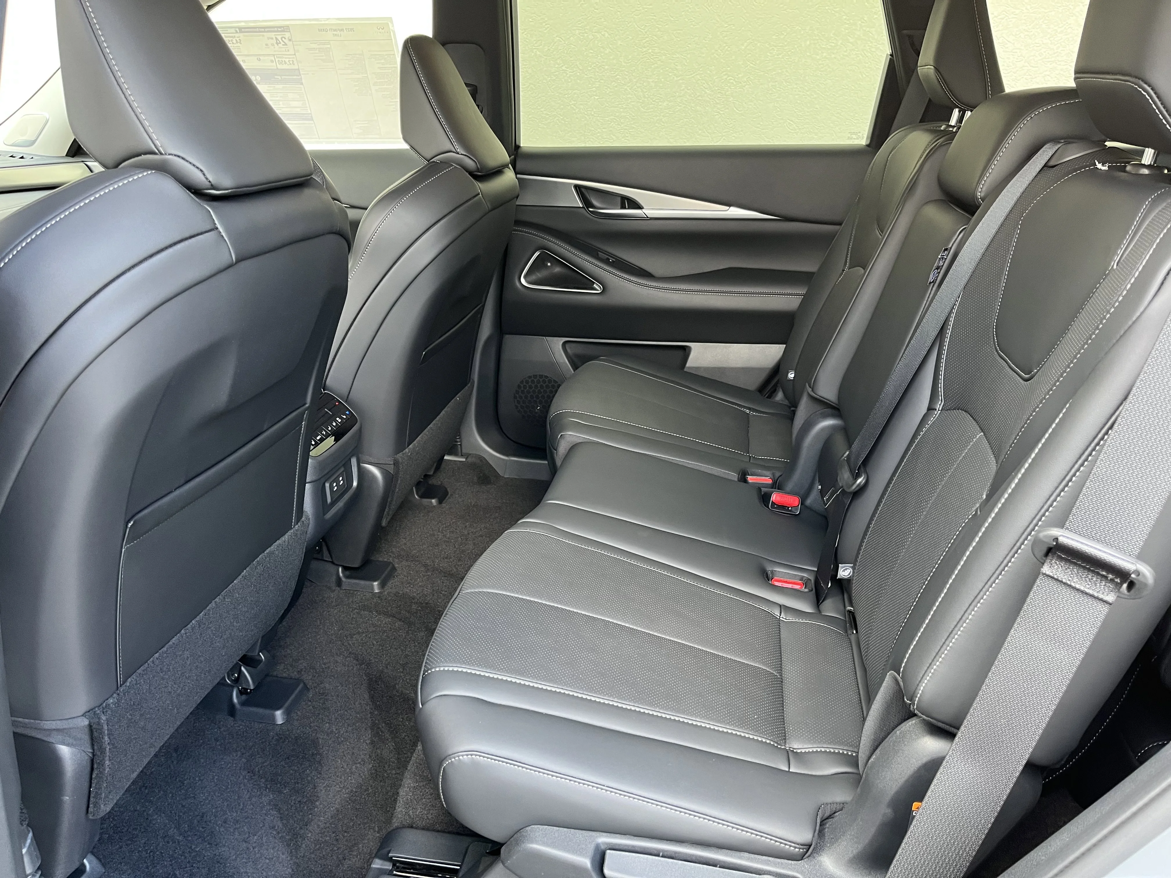 New 2027 Harbor Gray INFINITI LUXE image 14