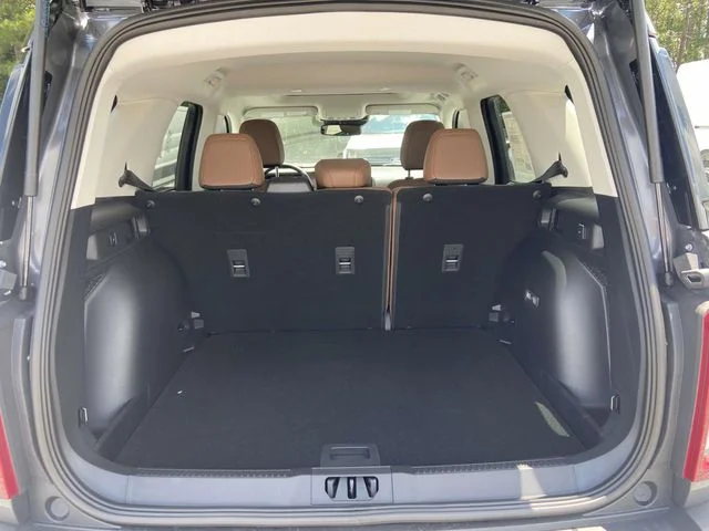 New 2026 Carbonized Gray Metallic Ford Outer Banks® image 8