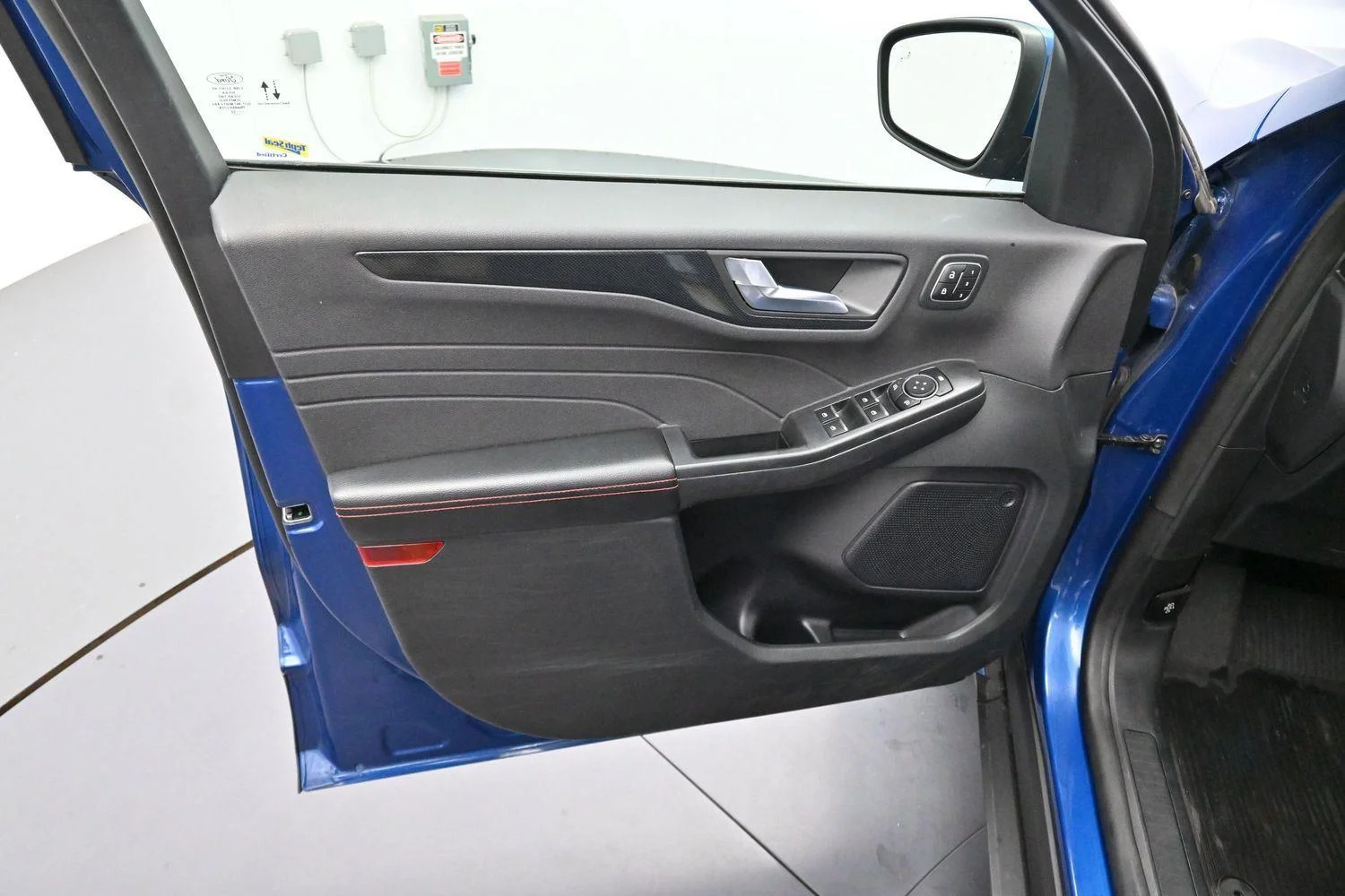 Used 2023 Atlas Blue Ford ST-Line Elite image 9