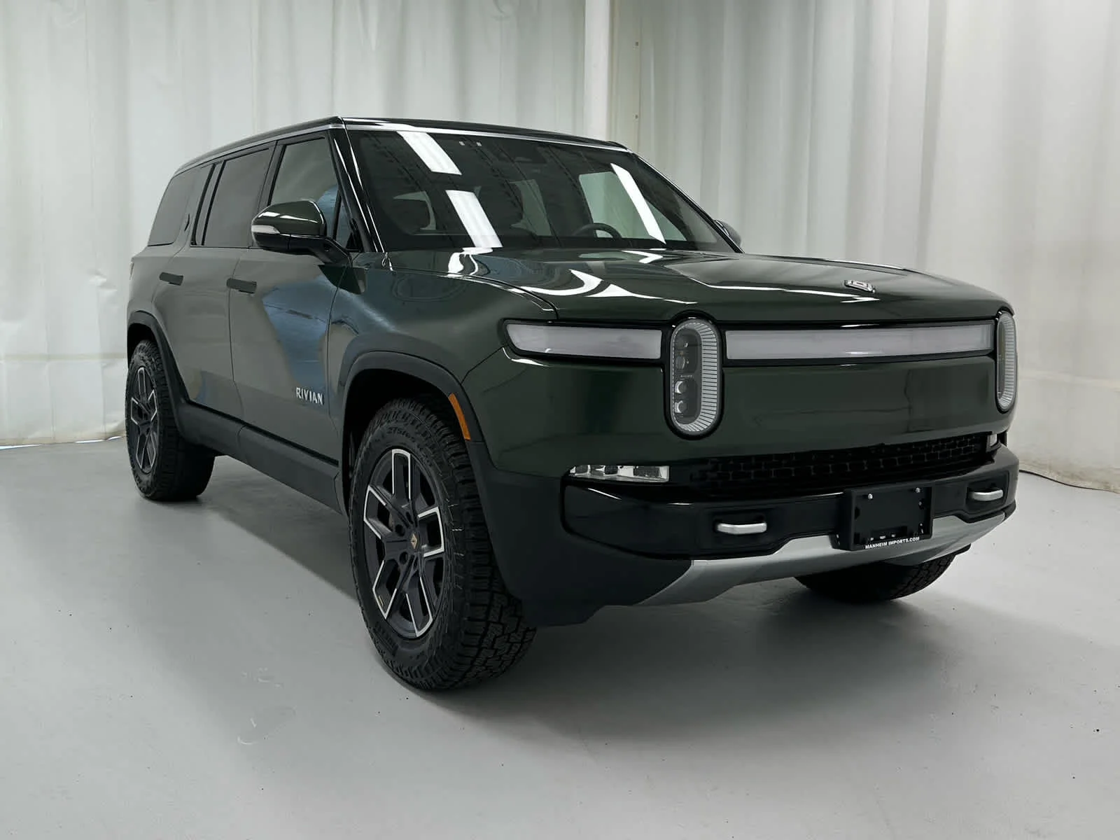 2024 Rivian R1S Adventure Dual-Motor Max Pack's photo