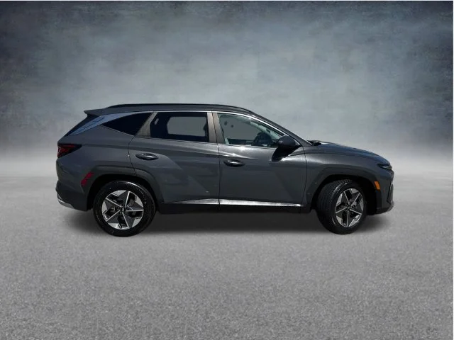 Used 2025 Gray Hyundai SEL image 11