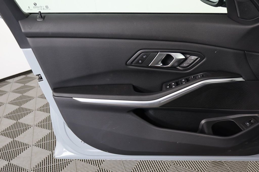 2026 BMW 3 Series 330i - Photo 7