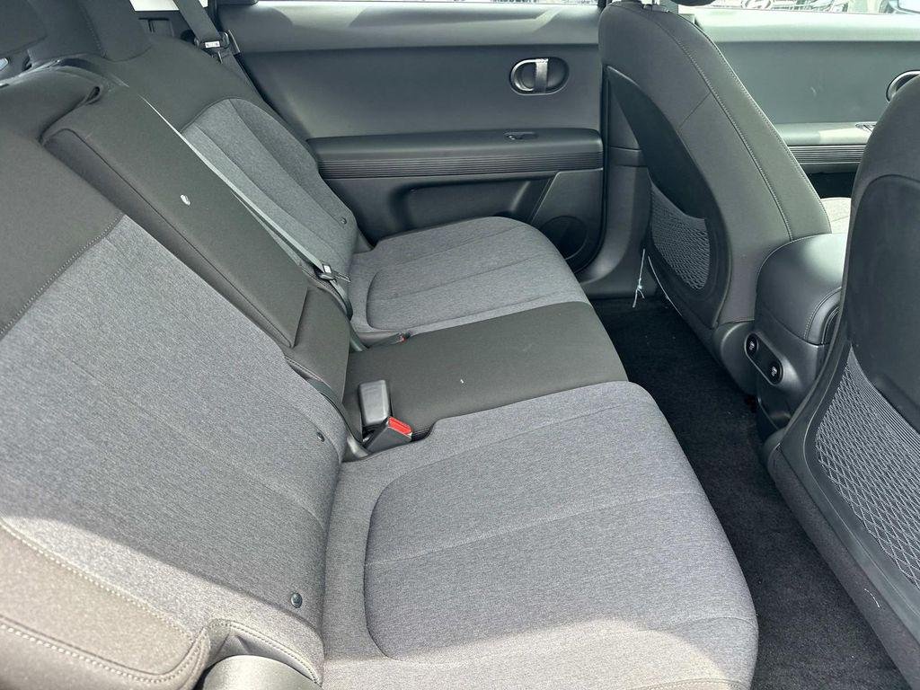 2025 Hyundai IONIQ 5 SE - Photo 9