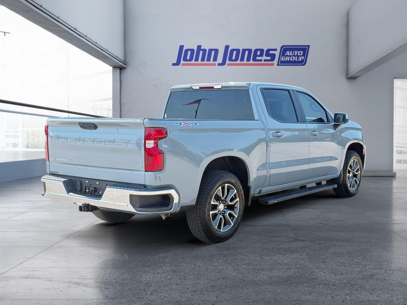 Used 2024 Slate Gray Metallic Chevrolet LT image 5