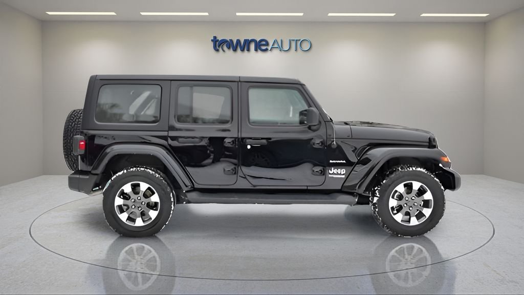 Used 2022 Black Jeep Unlimited Sahara image 6