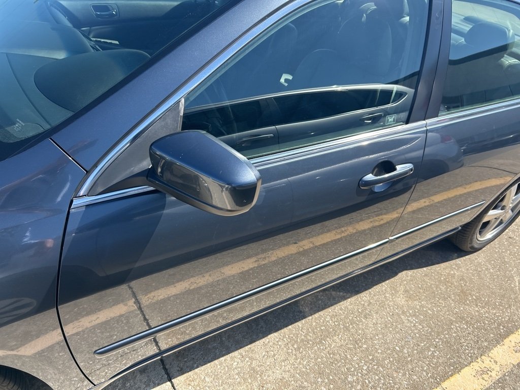 Used 2004 Honda Accord EX with VIN JHMCM56894C010704 for sale in Savoy, IL