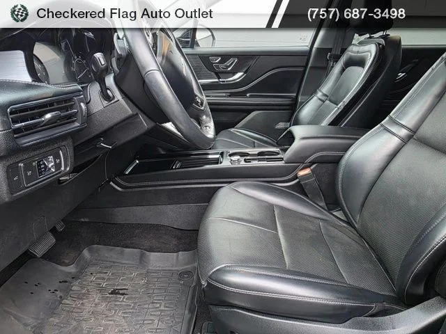 Used 2022 Black Metallic Lincoln Standard image 18