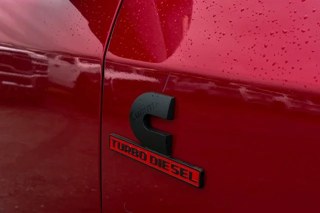 New 2026 Molten Red Pearl-Coat Exterior Paint RAM Big Horn image 7