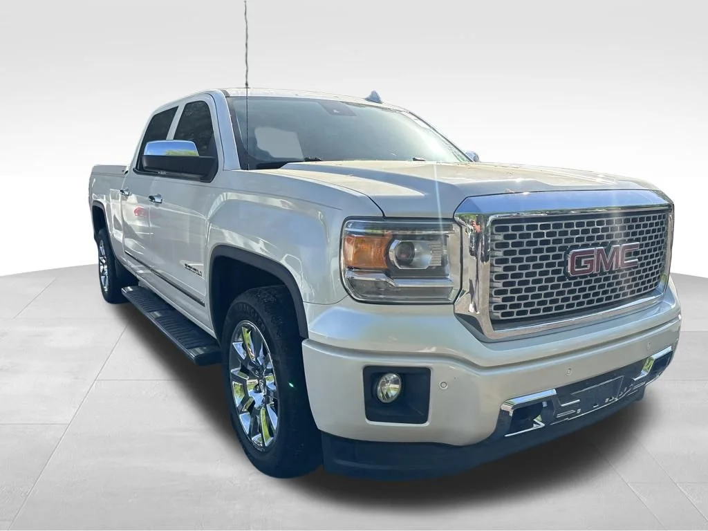 Used 2015 White GMC Denali image 7
