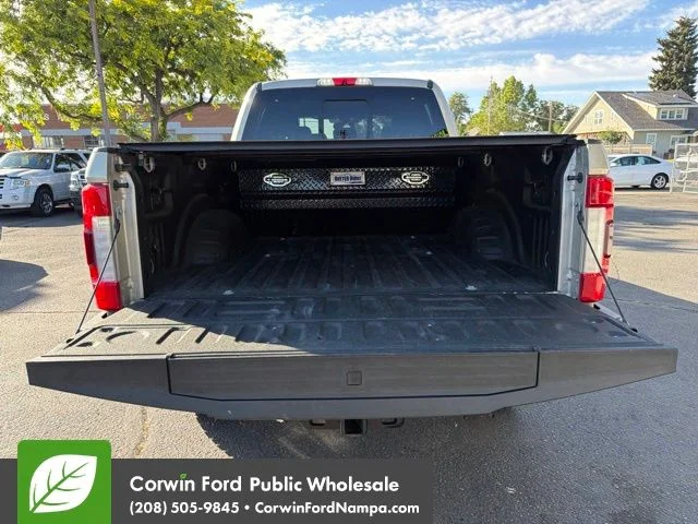 Used 2017 White Gold Metallic Ford  image 29