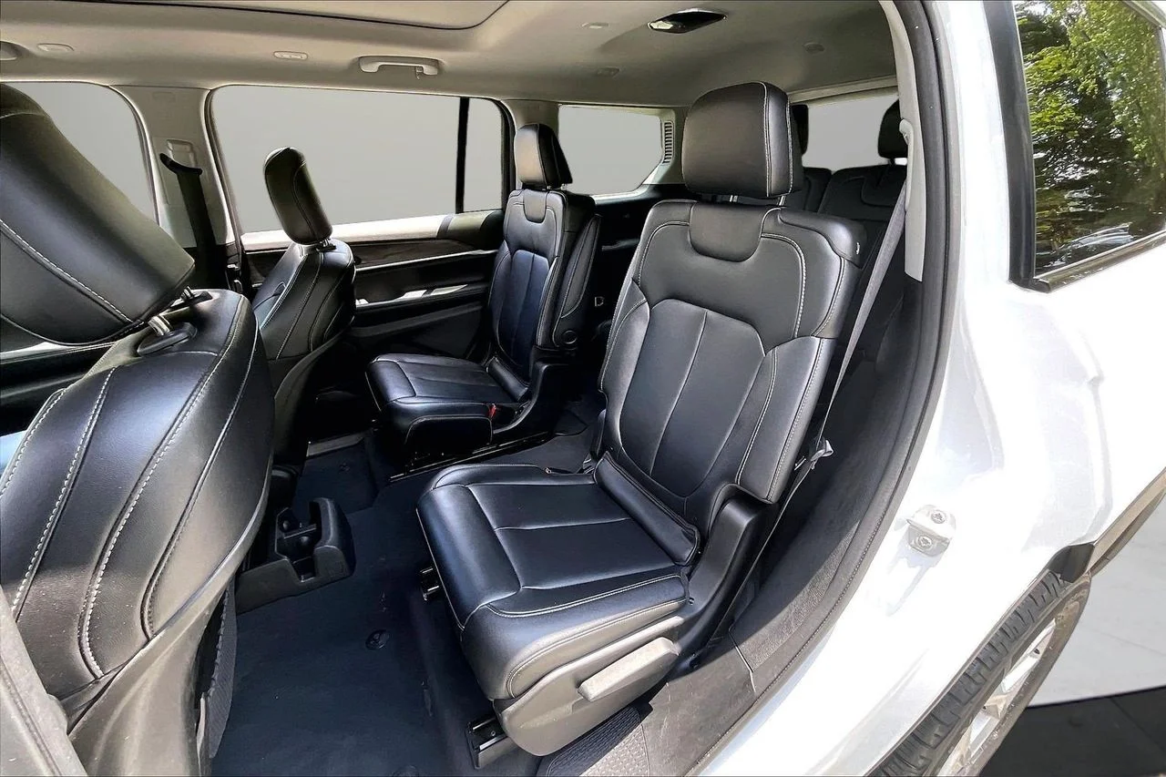 Used 2023 White Jeep Limited image 24