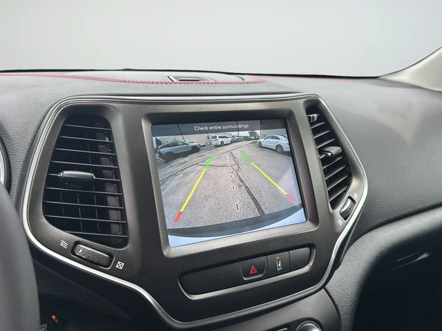 Used 2022 White Jeep Trailhawk image 15