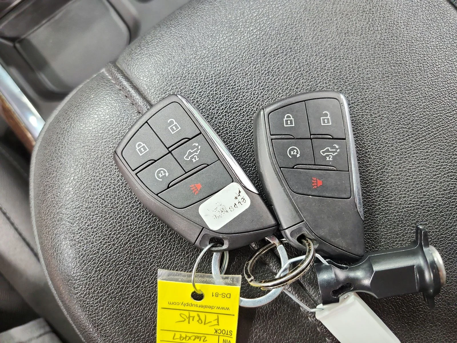 Used 2024 Gray GMC Elevation image 33