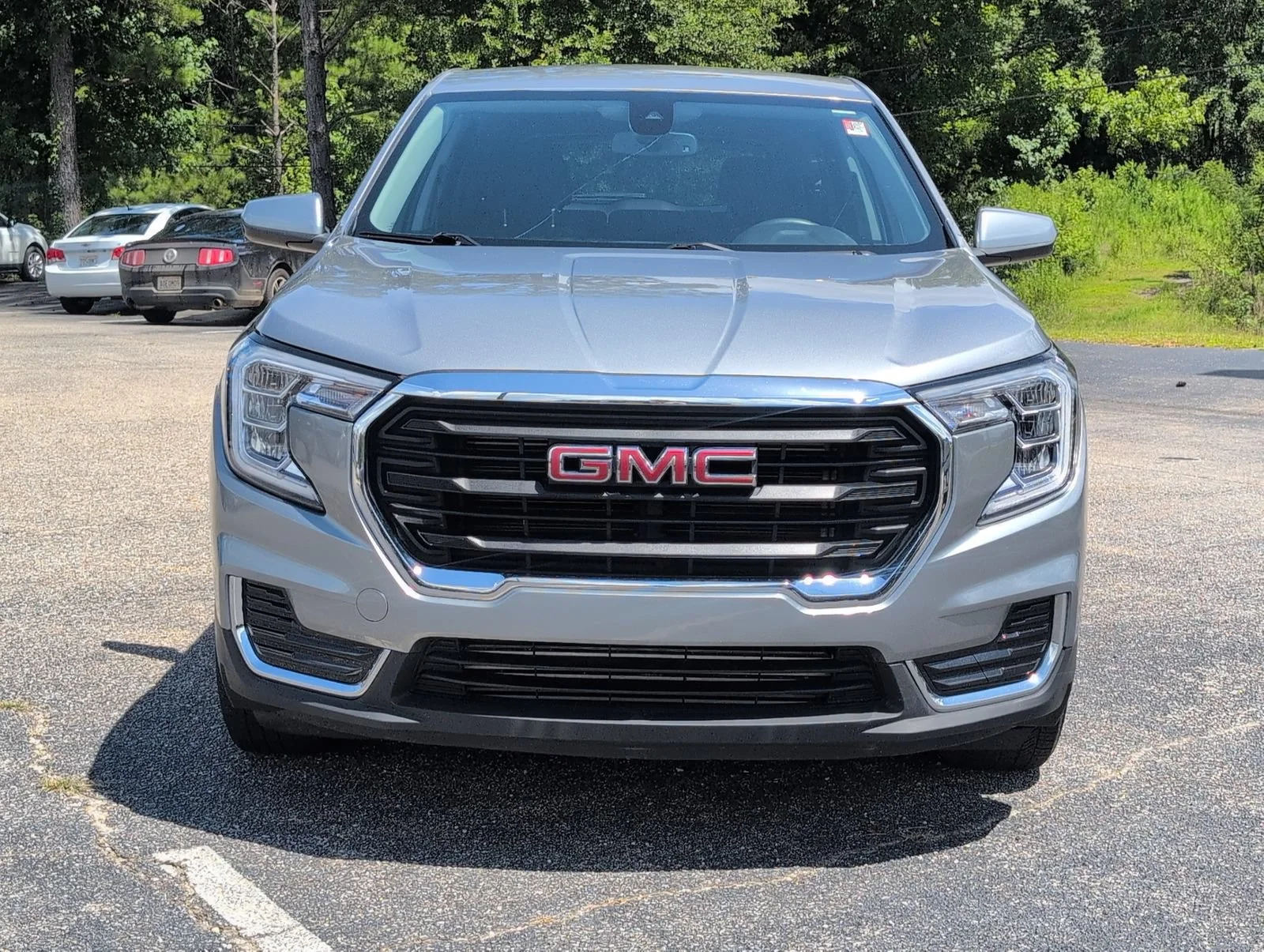 Used 2024 Sterling Metallic GMC SLE image 10