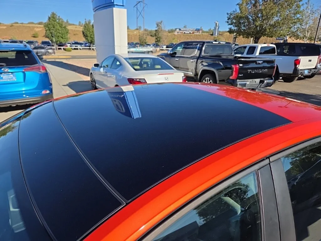 Used 2019 Orange Volkswagen R-Line image 9