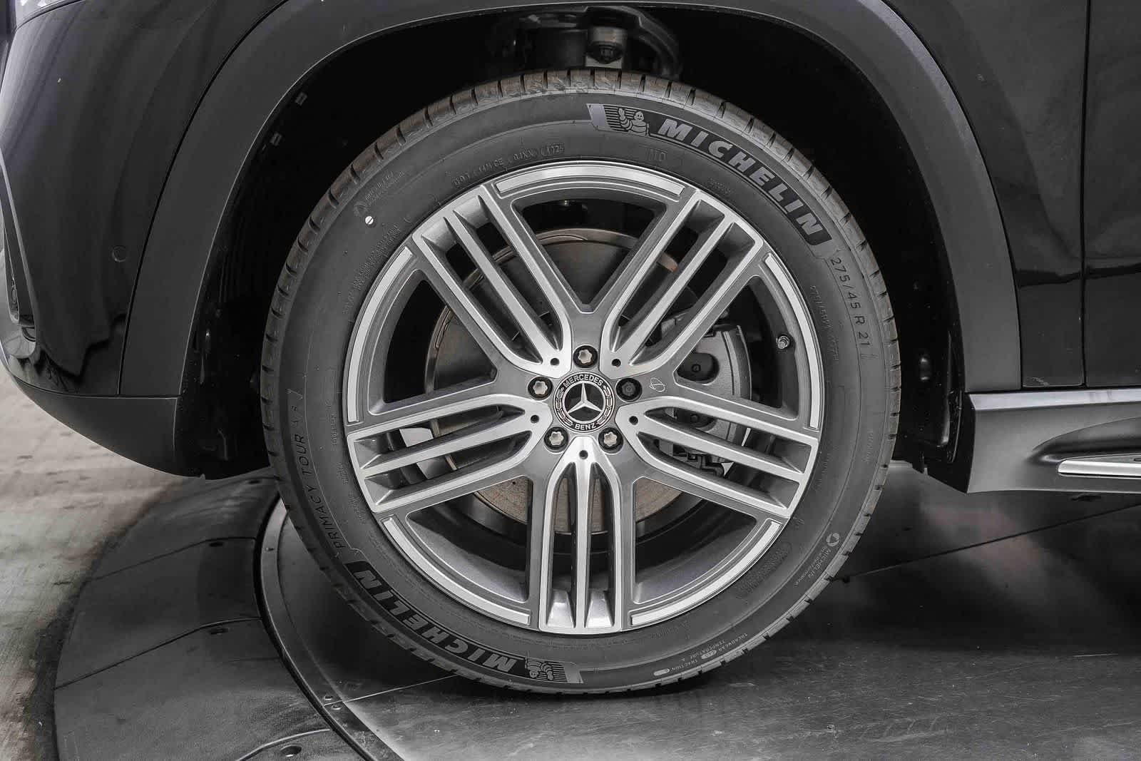 New 2026 Black Mercedes-Benz GLS 450 image 39