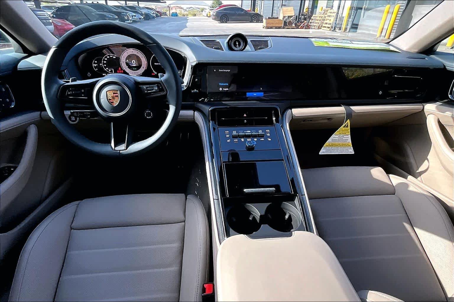New 2026 Gentian Blue Metallic Porsche 4 E-Hybrid image 13