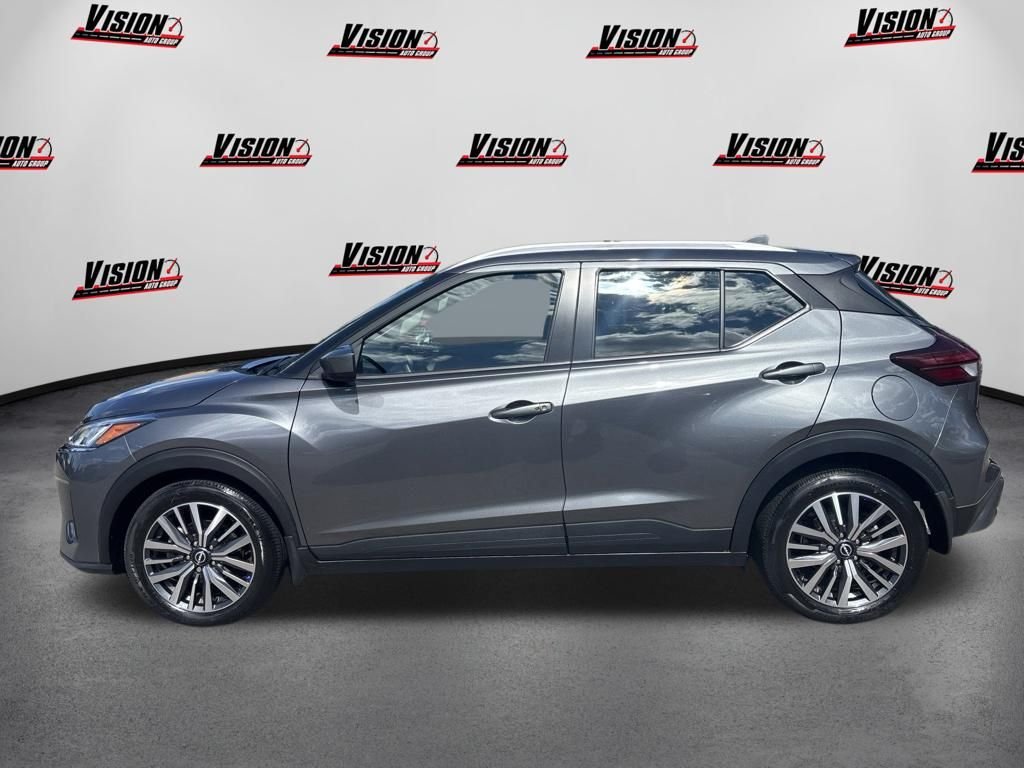 Used 2023 Gray Nissan SV image 9