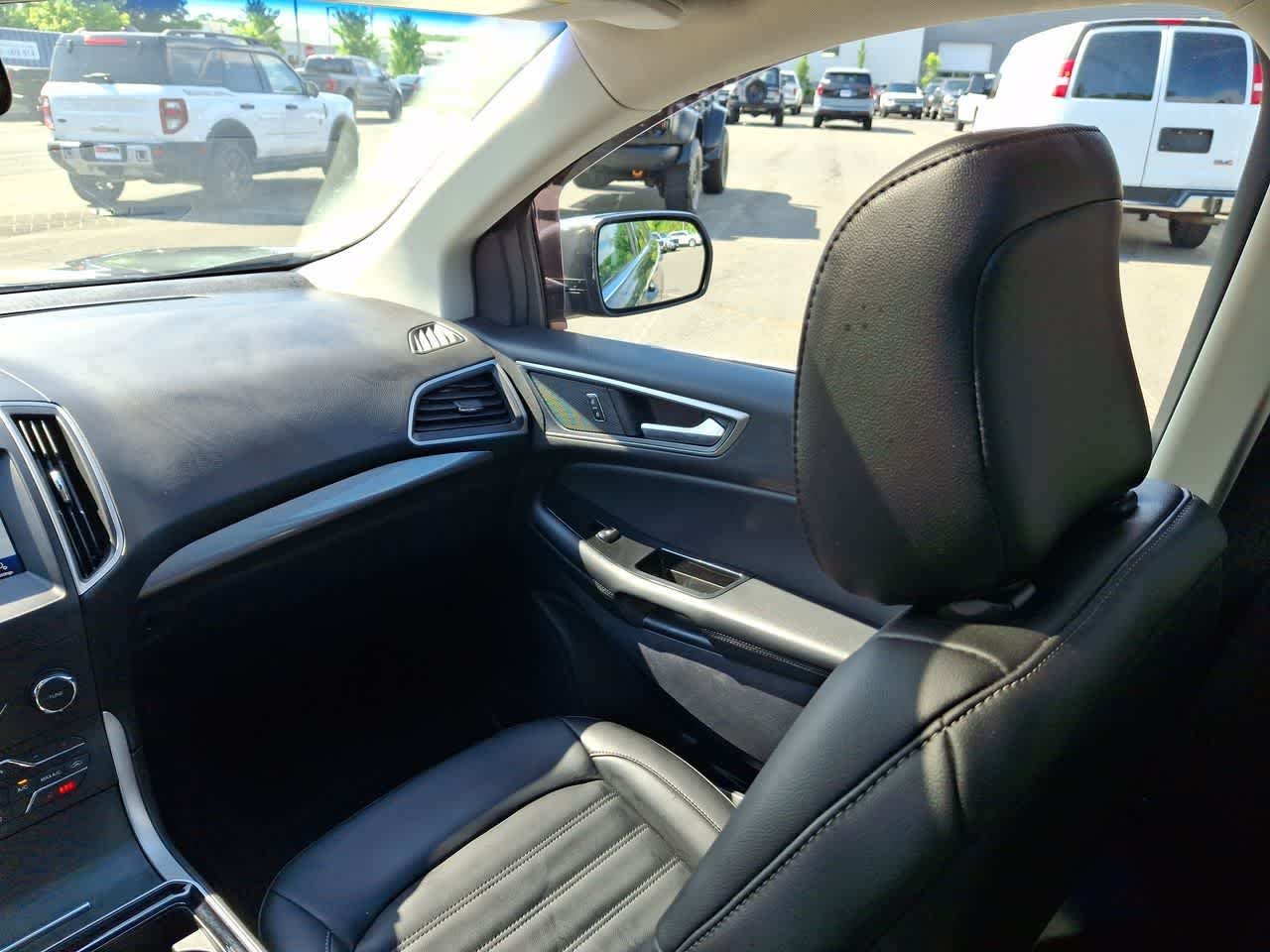 Used 2020 Magnetic Metallic Ford SEL image 11