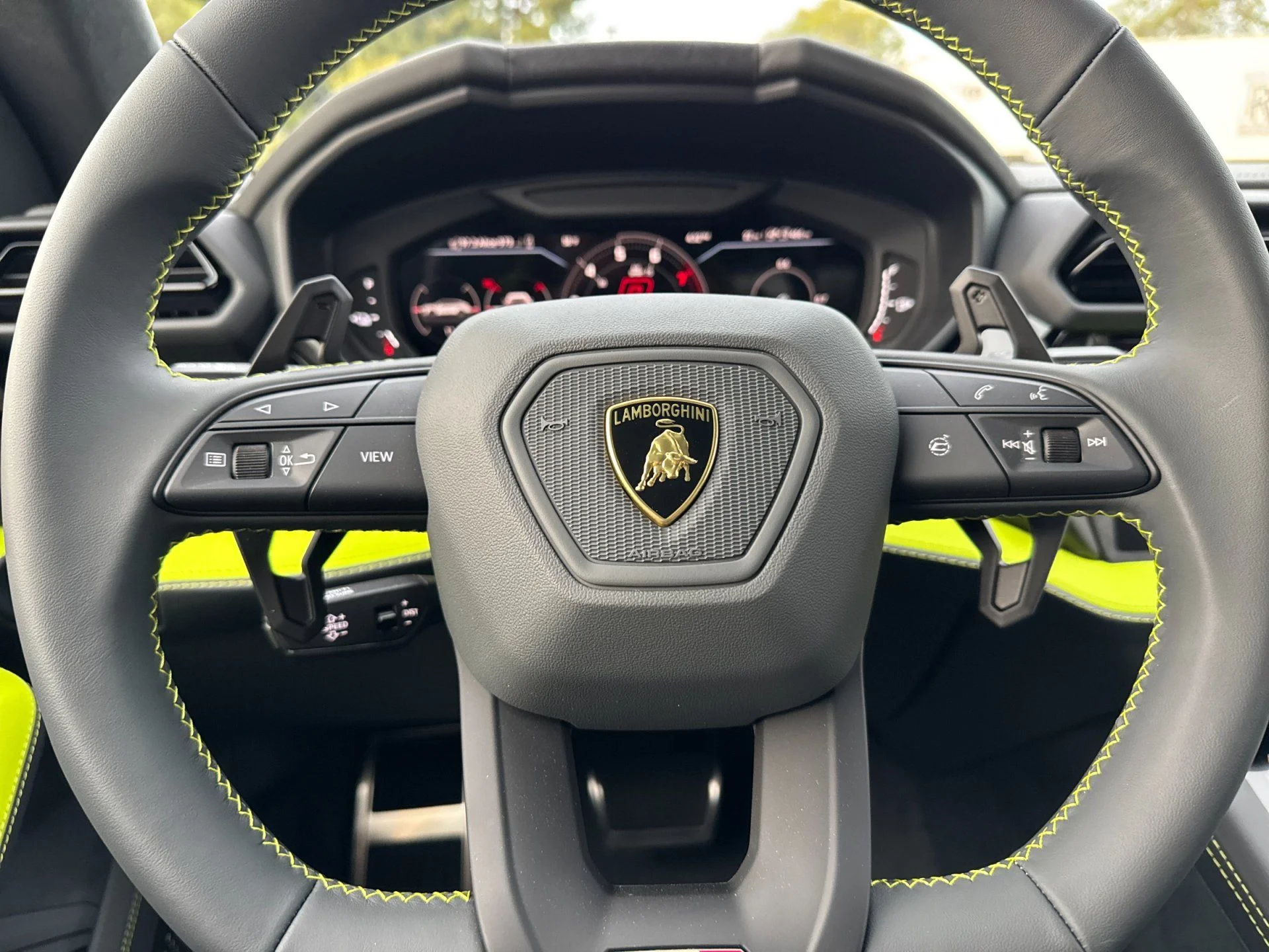 New 2025  Lamborghini SE image 27