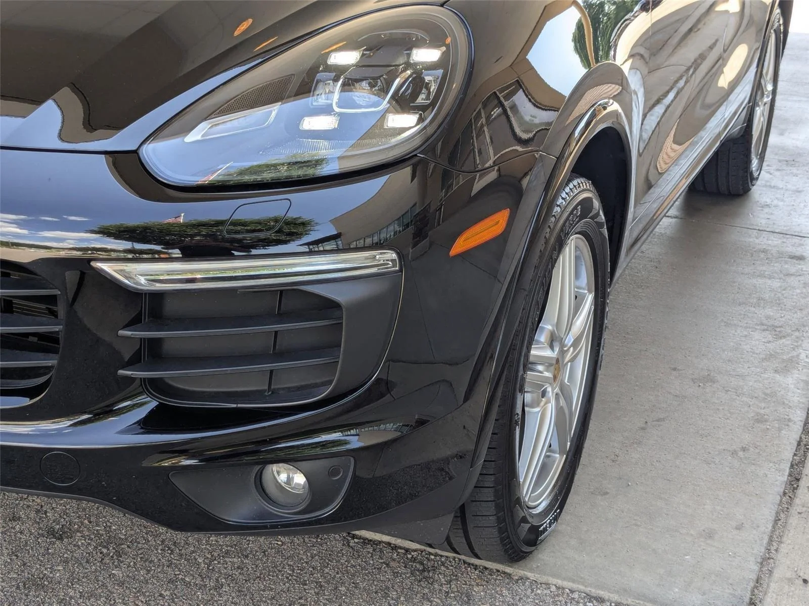 Used 2017  Porsche Platinum Edition image 9