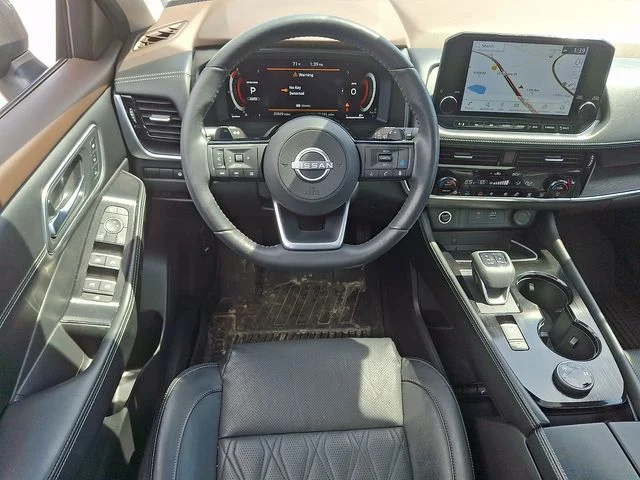 Used 2023 Gray Nissan Platinum image 13