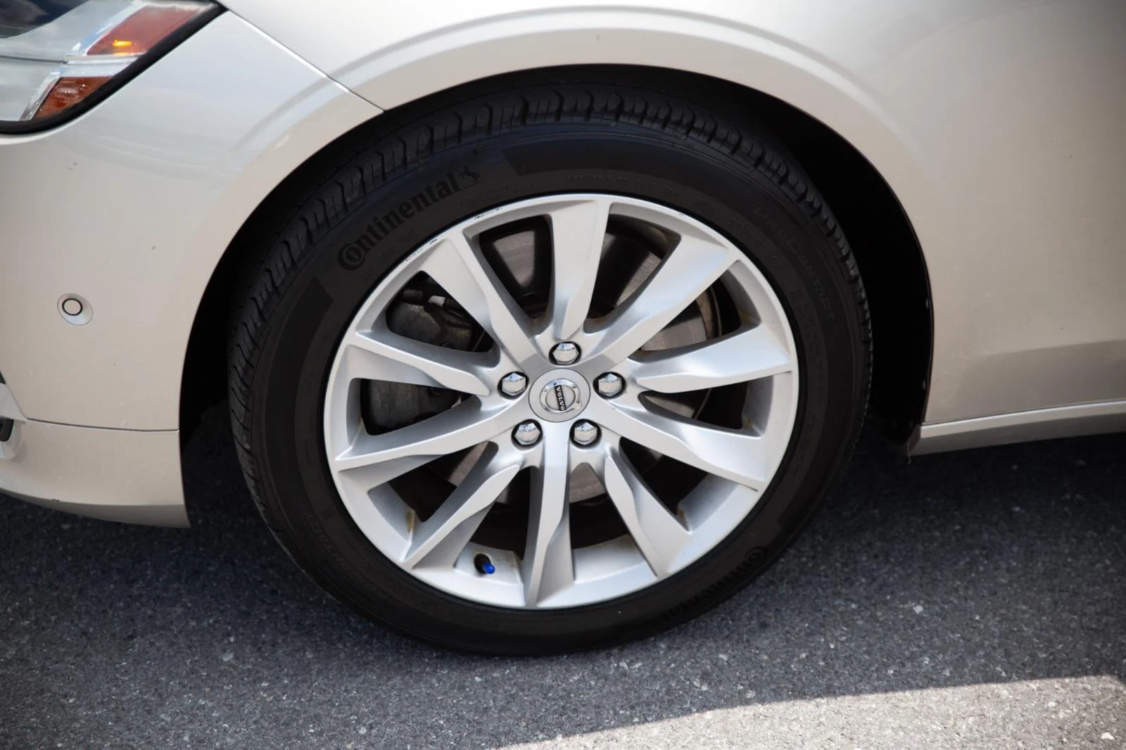 Used 2018  VOLVO  image 9