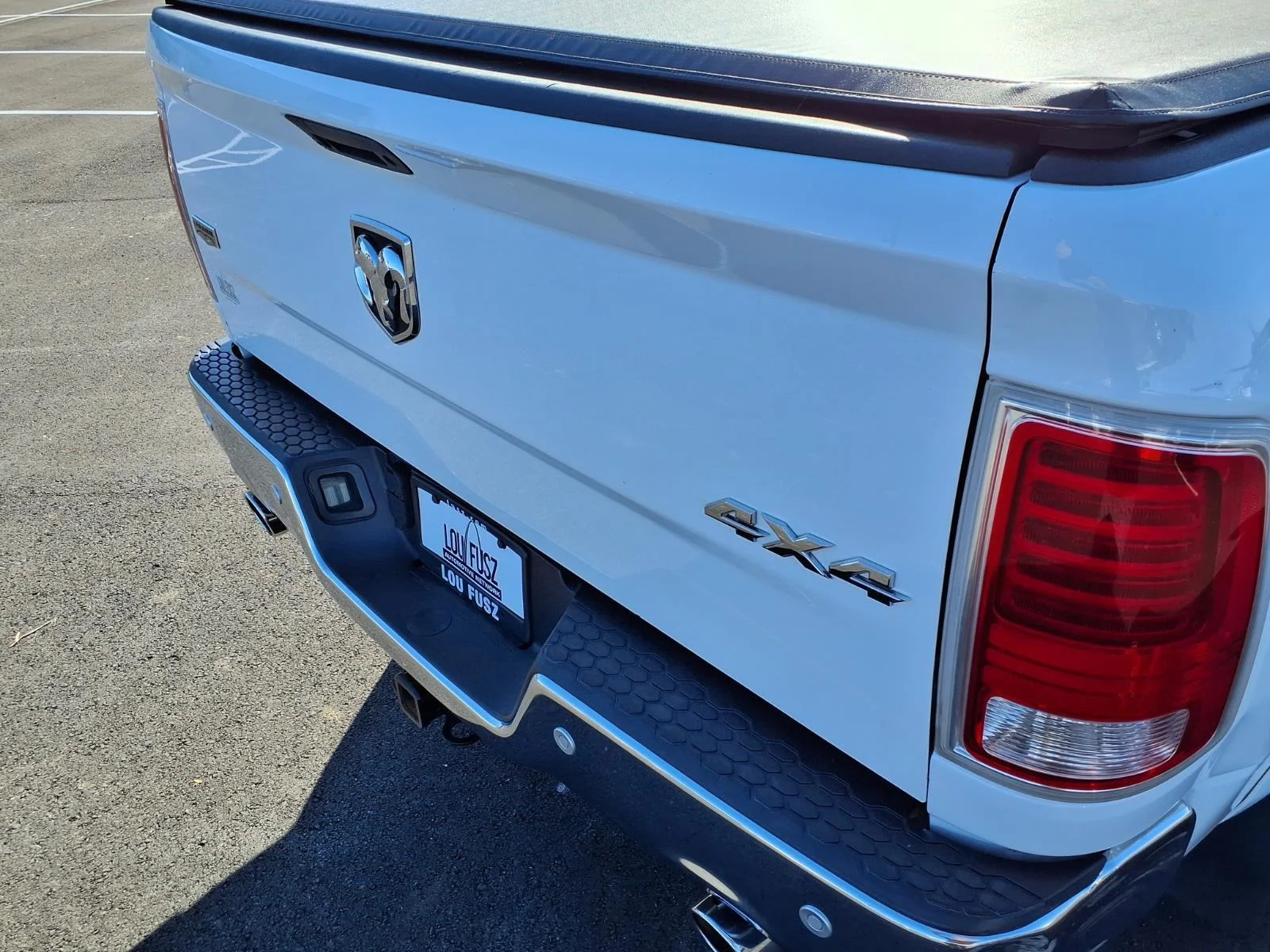 Used 2016 Bright White Clearcoat Ram Laramie image 34