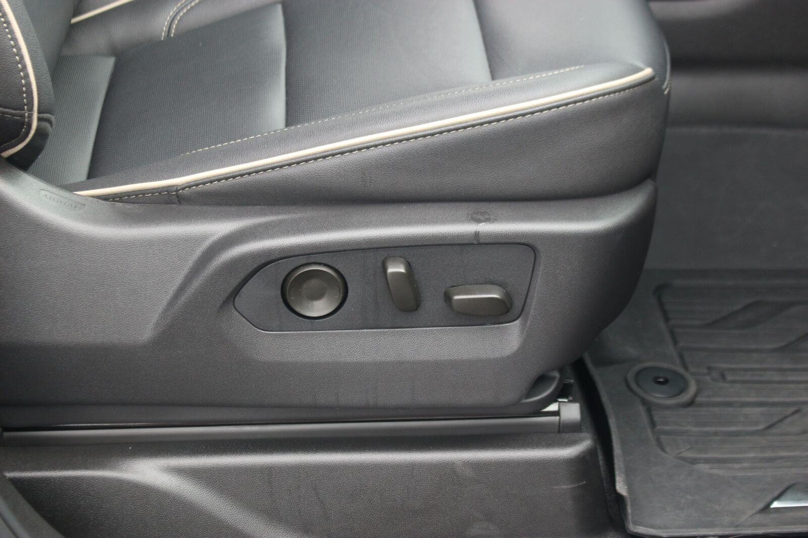 Used 2026 Onyx Black GMC Elevation image 39