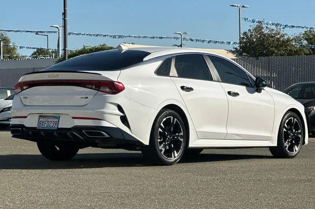 Used 2022 White Kia GT-Line image 4