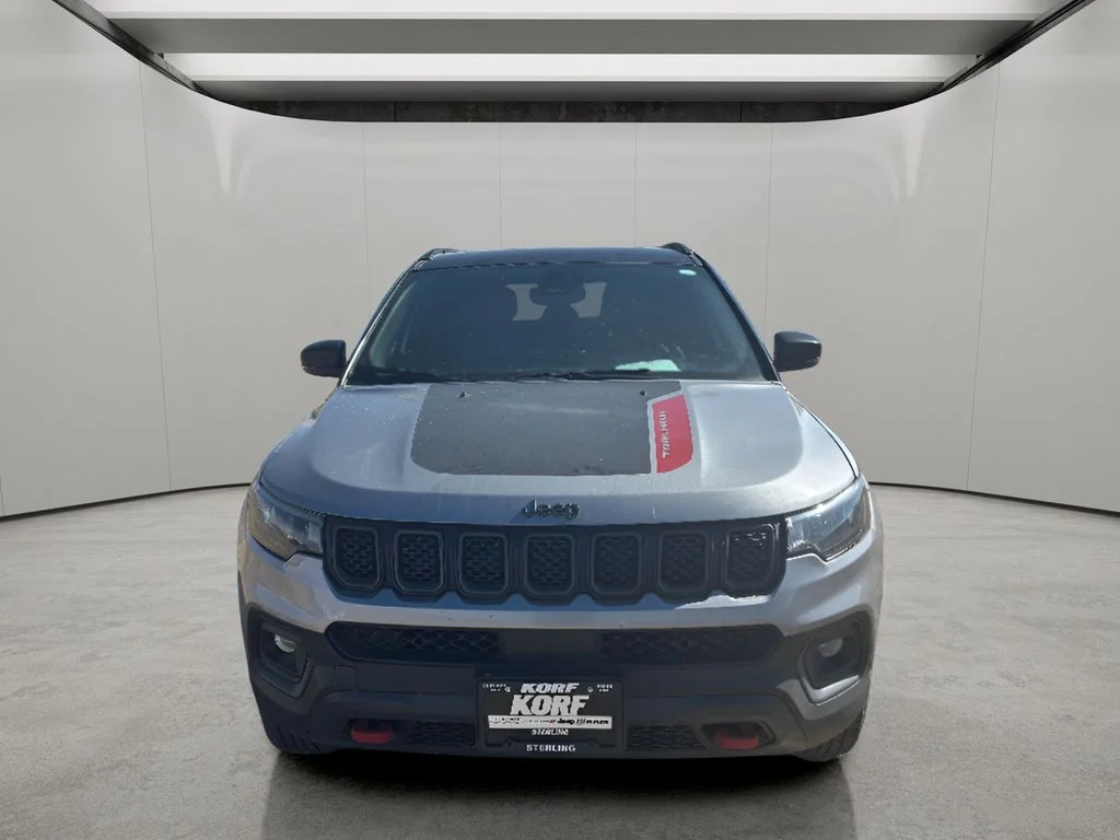 Used 2024 Silver Zynith Metallic Clearcoat Jeep Trailhawk image 8