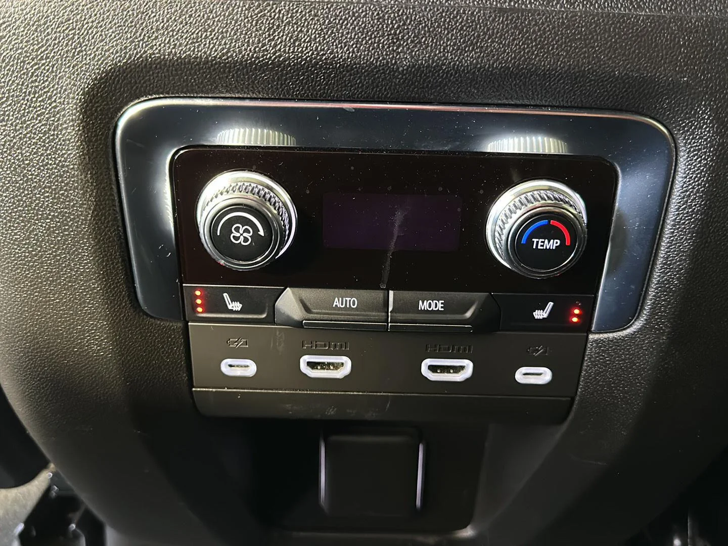 Used 2023 Sterling Metallic GMC Denali image 25