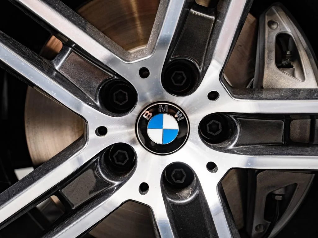 New 2026 Skyscraper Grey Metallic BMW xDrive40i image 8