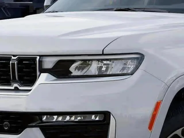 New 2026 Bright White Clear-Coat Exterior Paint Jeep Summit image 5