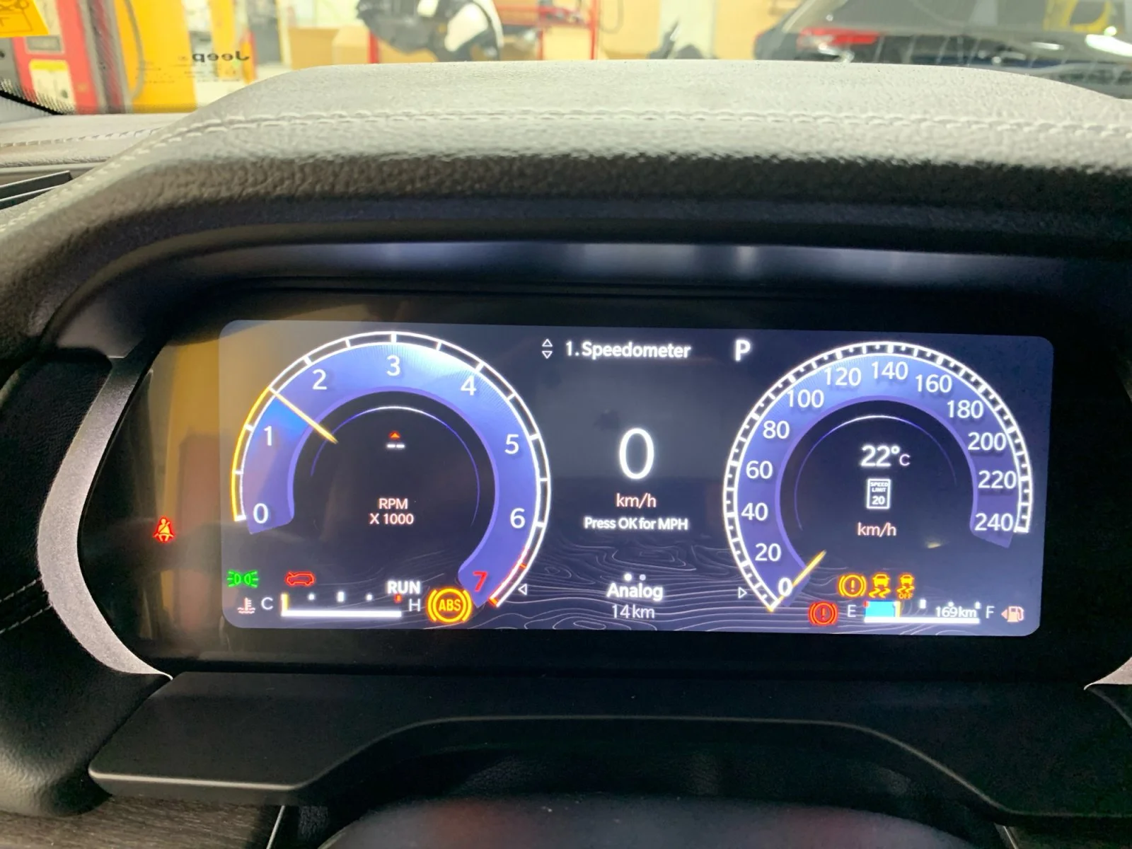 New 2026 Diamond Black Crystal Pearl Jeep Altitude image 14
