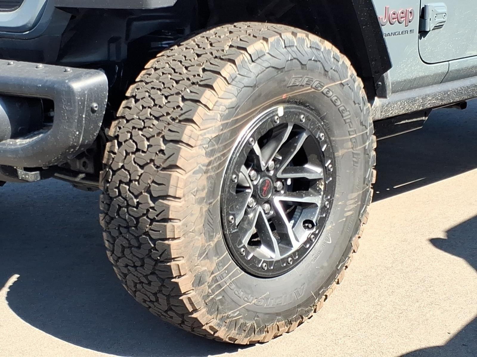 New 2026 Anvil Clear-Coat Exterior Paint Jeep Rubicon X image 3