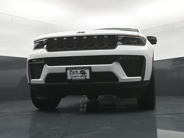New 2026 Bright White Clear-Coat Exterior Paint Jeep Limited image 19