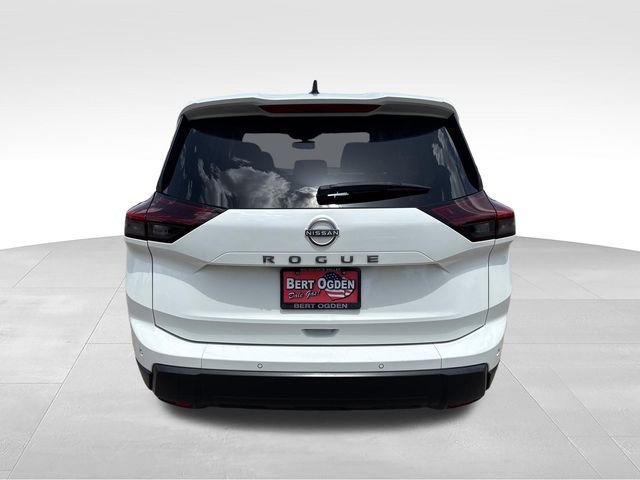 Used 2024 White Nissan S image 7