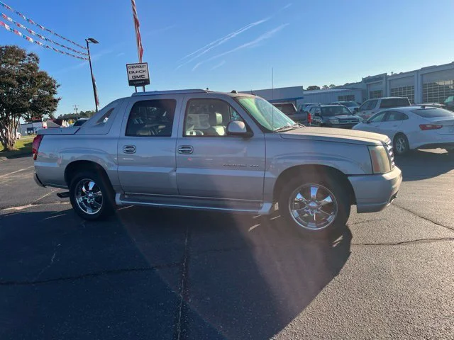 2004 Cadillac Escalade EXT Base