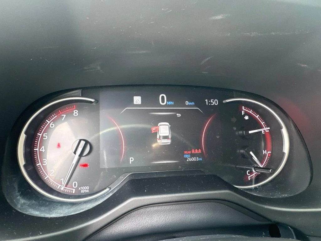 Used 2025 Ice Toyota LE image 3