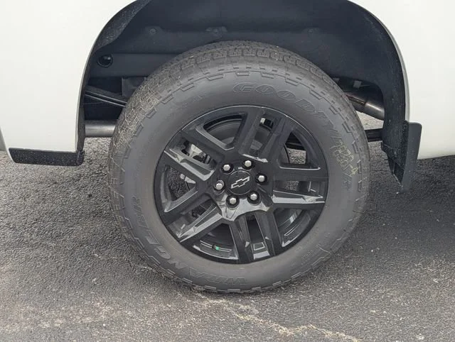 New 2026 Summit White Chevrolet RST image 3