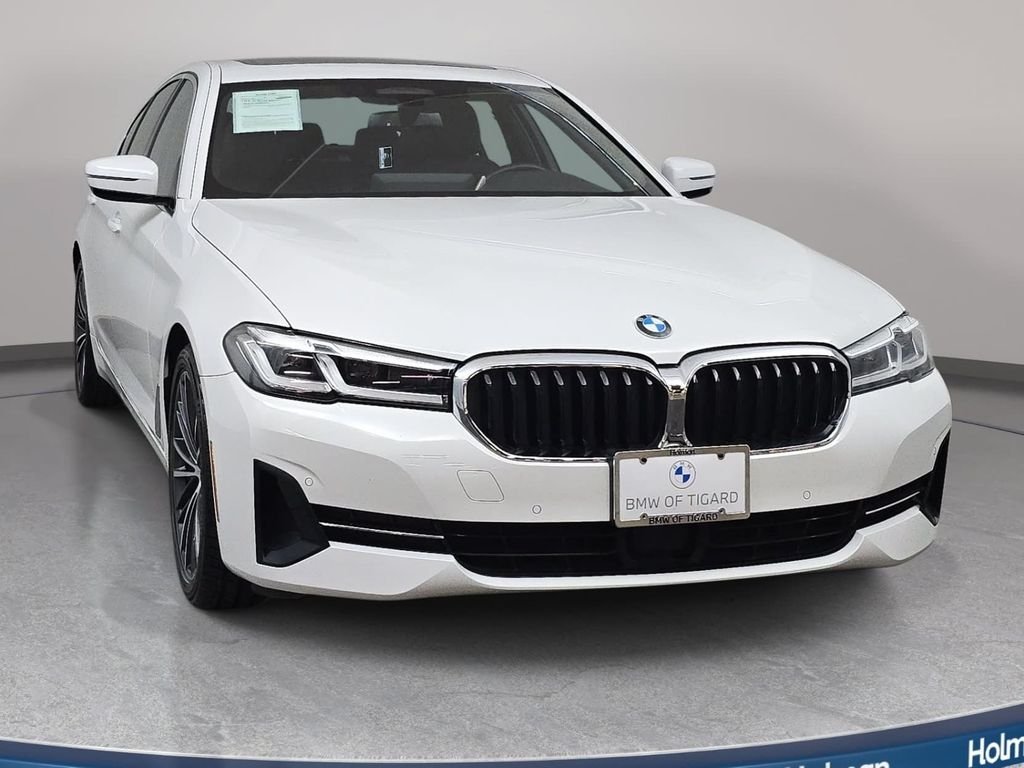 Used 2023 Alpine White BMW 530i xDrive image 3