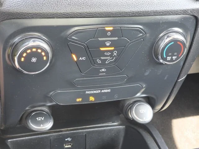 Used 2020 White Ford XL image 22