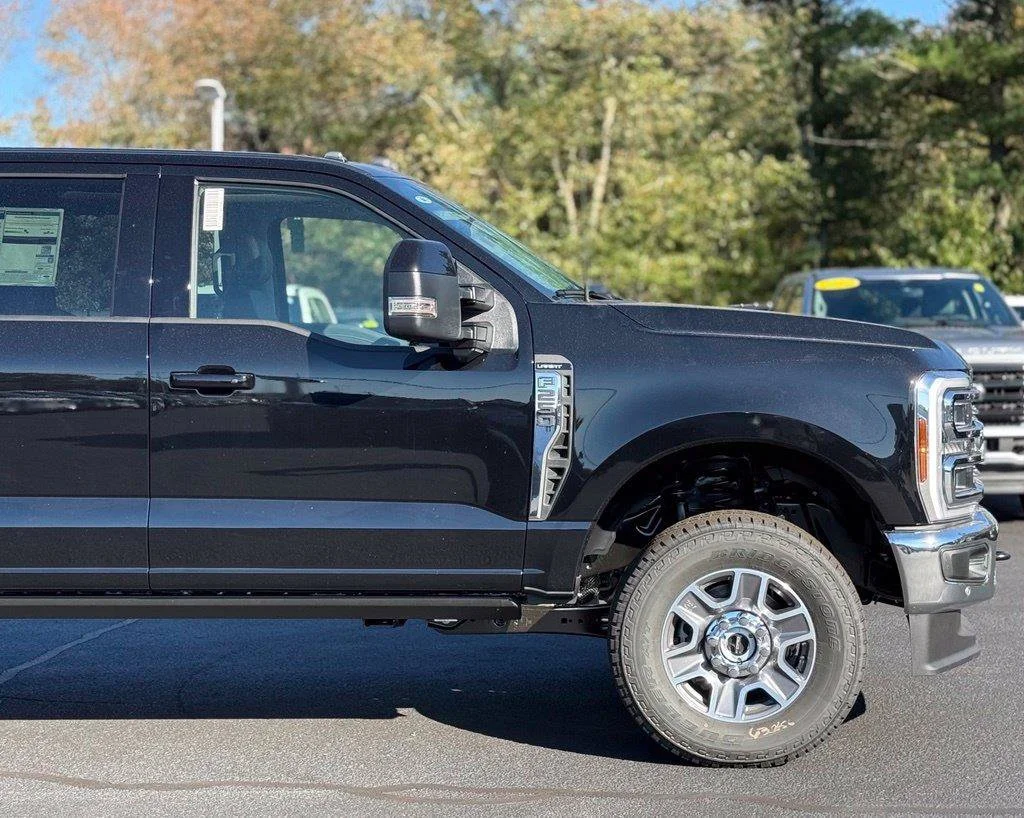 New 2027 Agate Black Metallic Ford F-250® Lariat® image 2