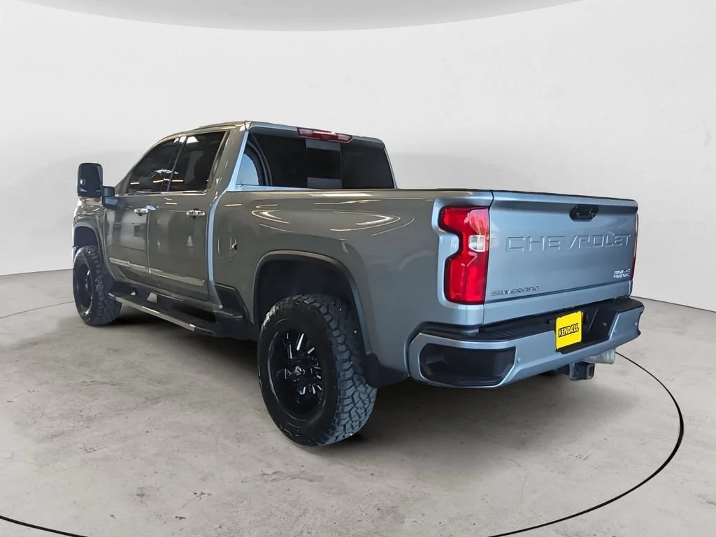 Used 2024 Sterling Gray Metallic Chevrolet High Country image 11