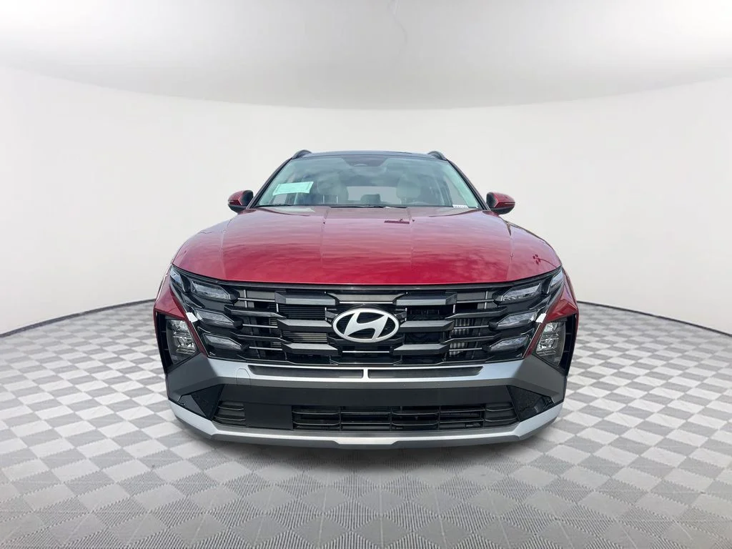 Used 2025 Red Hyundai SEL Convenience image 2