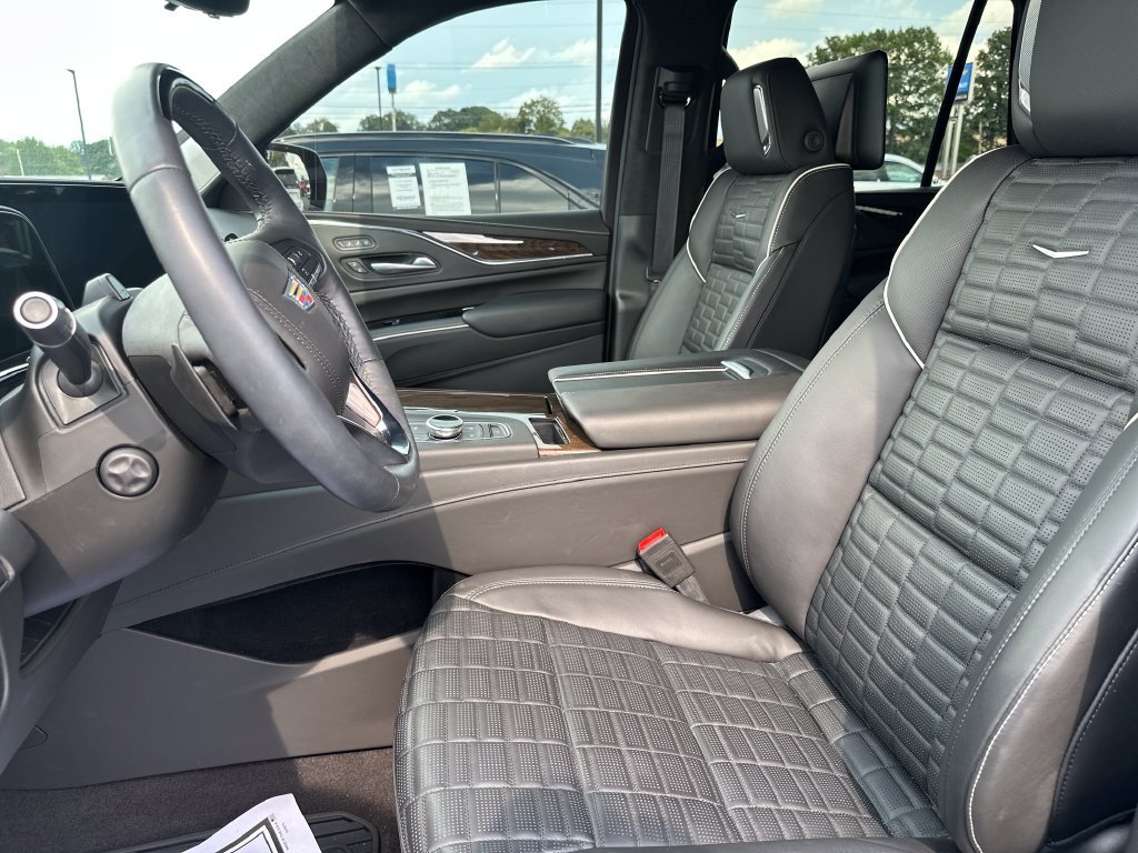 Used 2024 Silver Cadillac Sport Platinum image 15