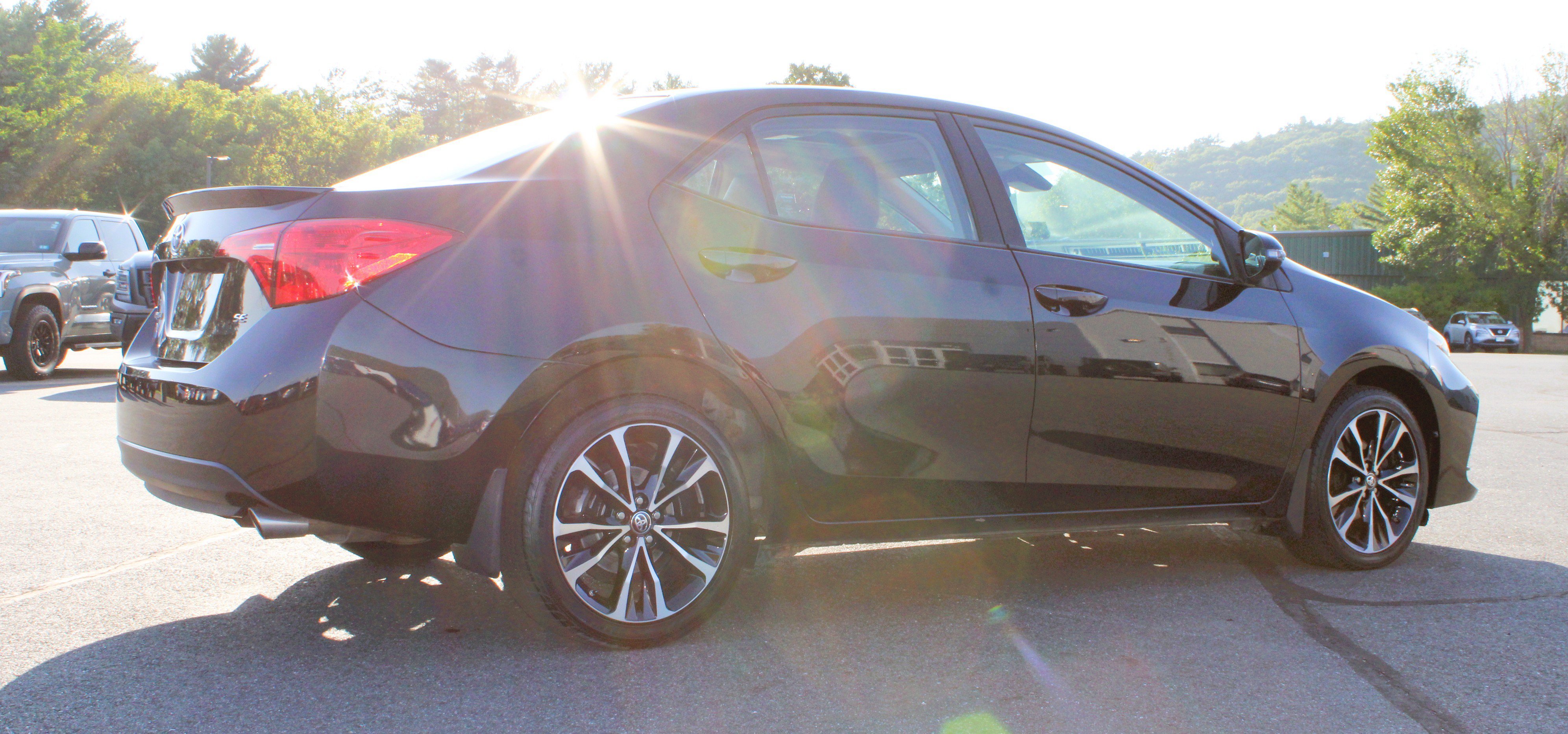 Used 2018 Black Toyota  image 8